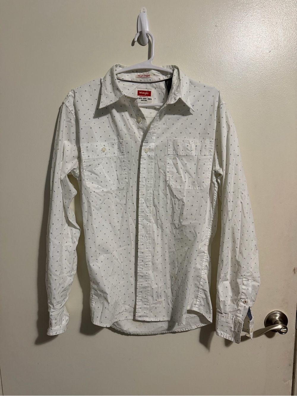Wrangler White Long-Sleeve Button-Down Shirt with Small Dot Print